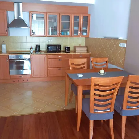 Aranyeso2 - Pool & Free Parking Apartment